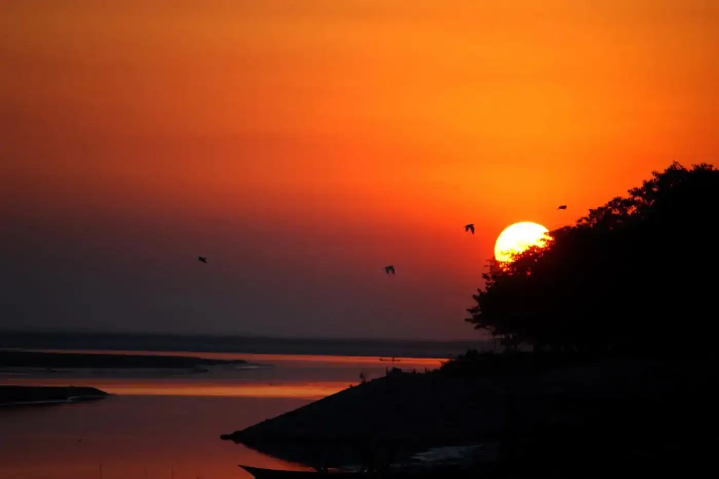 Sunset over the Brahmaputra at Sualkuchi